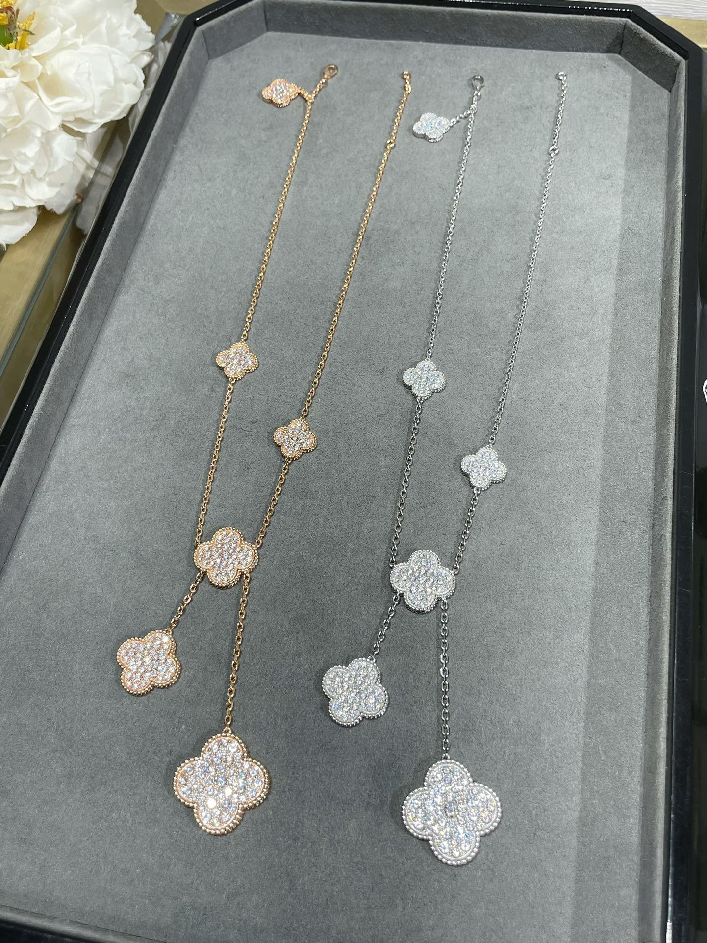 Clover™ | Diamond Paved Ketting (6 Motieven)